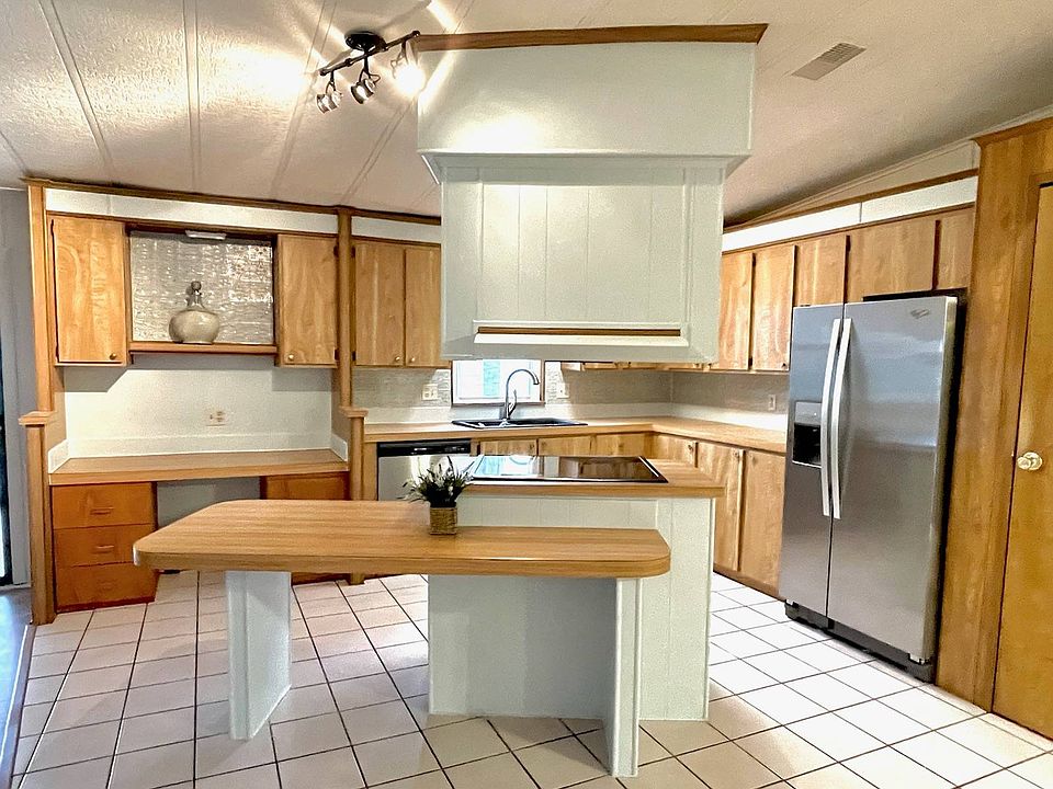 2nd image of 217 Walton Ct