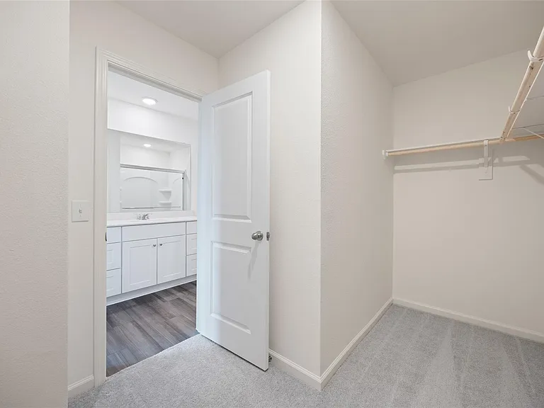 8807 Vacek Crossing Way — Photo 5