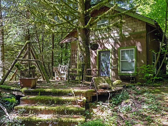 2nd image of 82452 Hamlet Rd