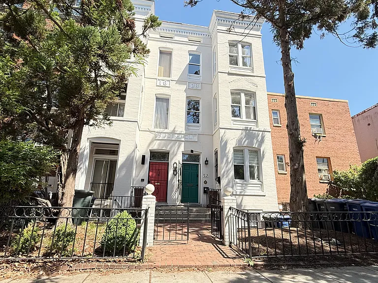 1118 F St NE #3 — Photo 1