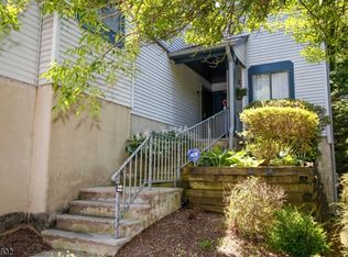 58 Overlook Dr, Hackettstown, NJ 07840