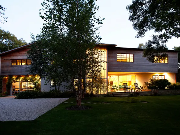 https://photos.zillowstatic.com/fp/dd3d4065b052801e4ff6f00ff7d82415-p_e.webp