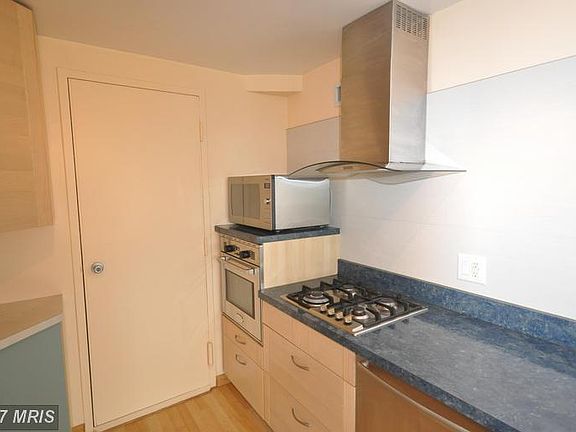 5th image of 10201 Grosvenor Pl APT 1511