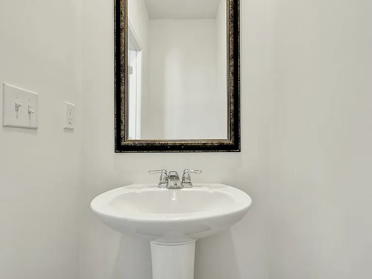 5010 Highwood Dr NE — Photo 12