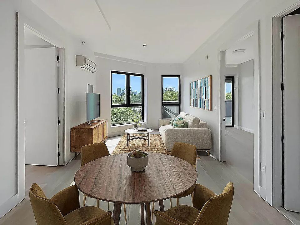 1st image of 494 Manhattan Ave #4O