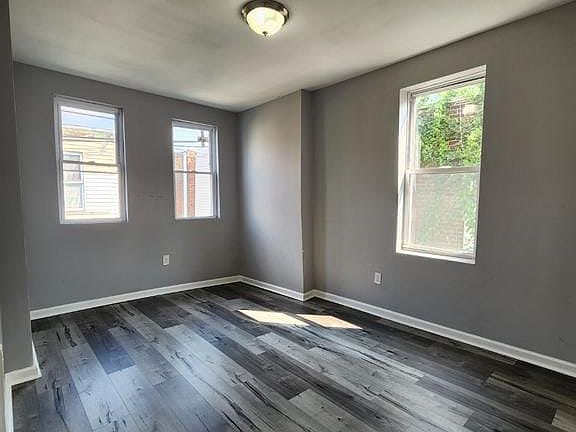 5th image of 409 N Salford St