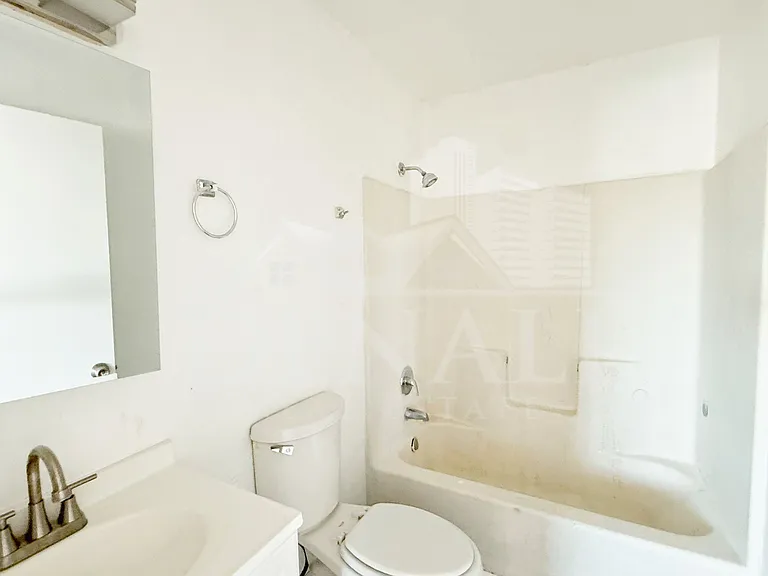 1709 W Sherman St #1 — Photo 10