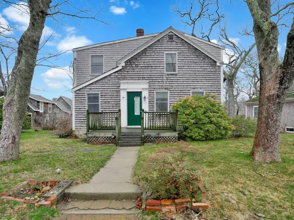 119 N William St, Tisbury, MA 02568