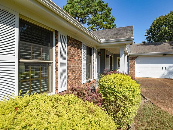 3rd image of 109 Birch Run