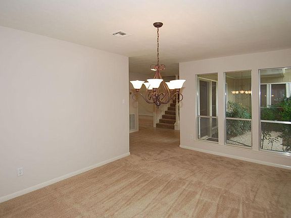 4th image of 1919 Hidden Creek Dr