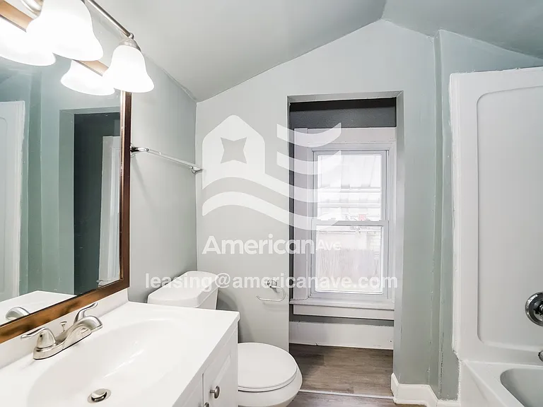 914614_012_wm_-_main_bathroom_13470284.jpg