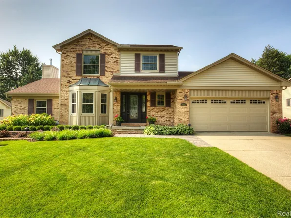 24607 Simmons Dr, Novi, MI 48374