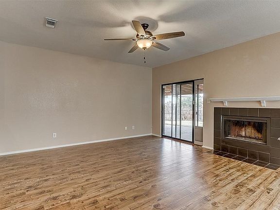 3rd image of 1327 Falcon Dr