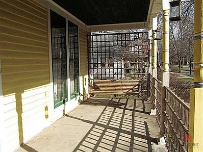 3rd image of 828 Woodruff Place East Dr