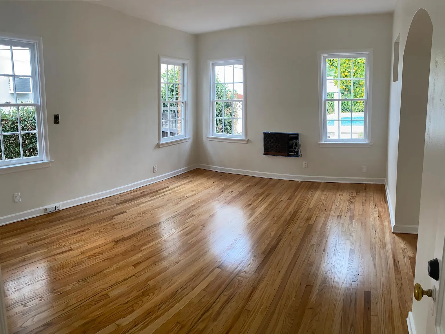 3 bed, 2897 sqft, $6,500 — Photo 2