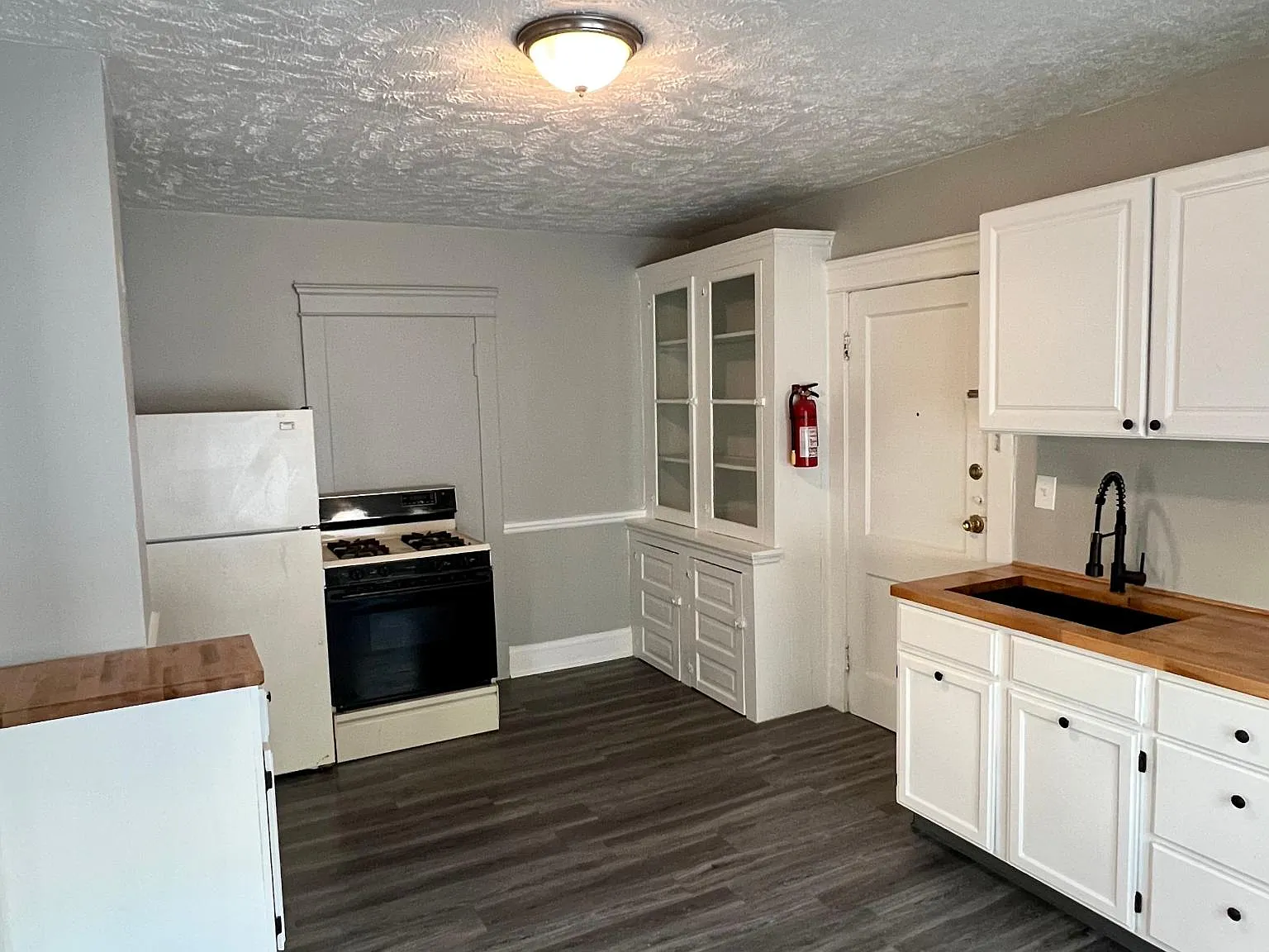 2 bed, 850 sqft, $949 — Photo 3