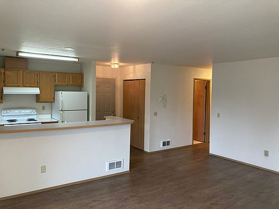 3rd image of 1722 NE 145th St