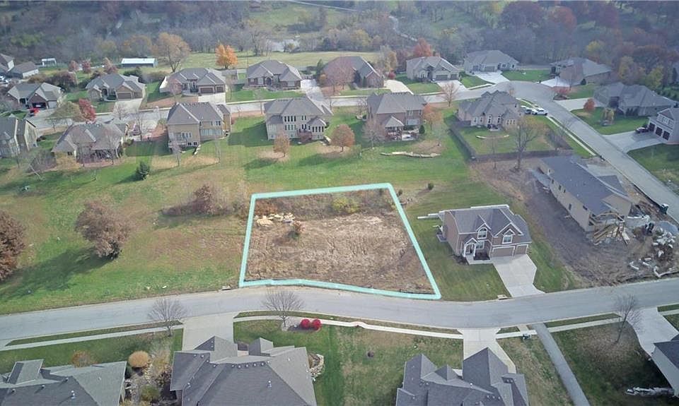 2nd image of 2202 SE Monterrey Dr