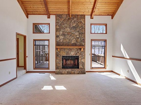 2nd image of 1800 Laurel Creek Trl SE