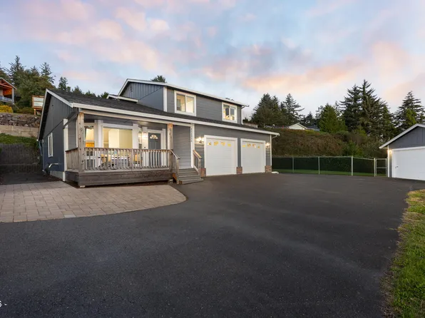 821 SE Vista Dr, Newport, OR 97365