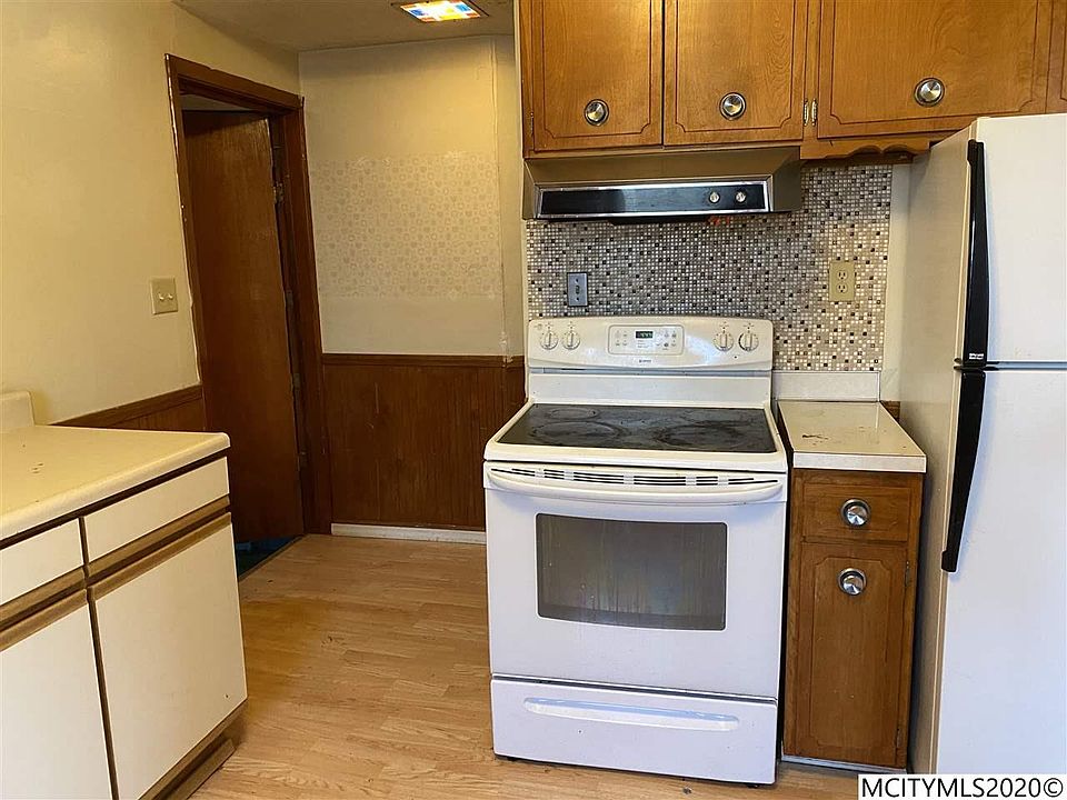 2nd image of 1807 S Harding Ave
