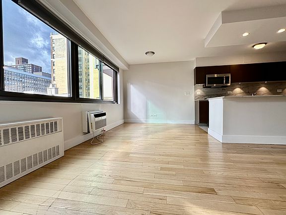 4th image of 120 W 97th St APT 8H