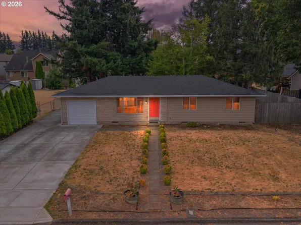802 SW 15th St, Troutdale, OR 97060