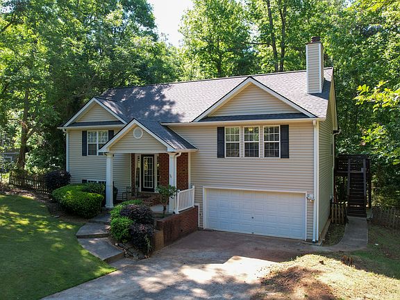 2nd image of 192 Lakeover Cir