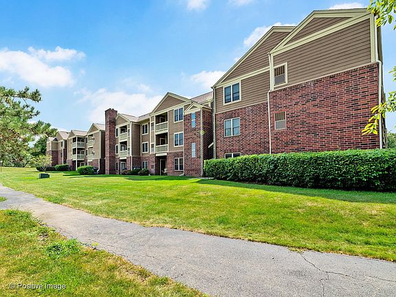 3rd image of 209 Glengarry Dr #2-102