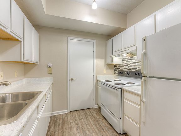 4th image of 1500 Parham Pointe Dr #I-32
