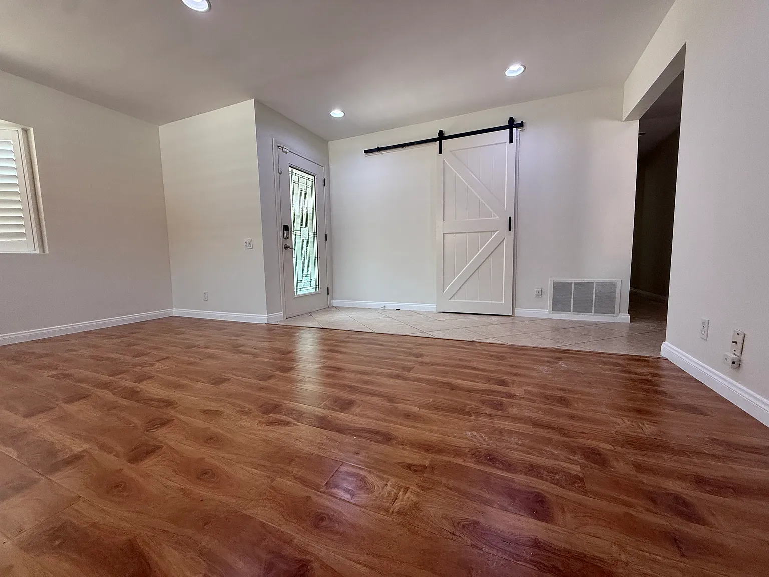 4 bed, 2064 sqft, $4,800 — Photo 3
