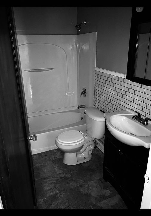 1st image of 435 Durston Ave #2
