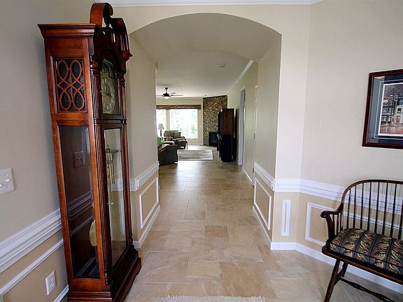 2nd image of 3042 Ambleside Dr