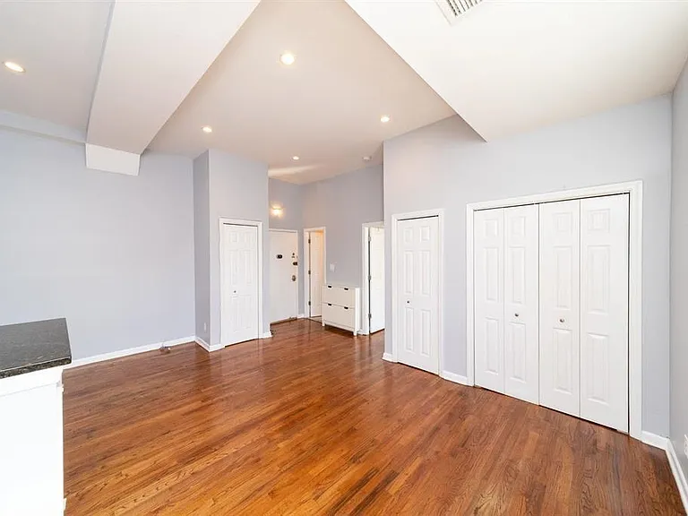 186 Wayne St #219D — Photo 2