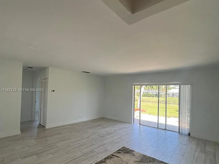 19420 Carolina Cir — Photo 5