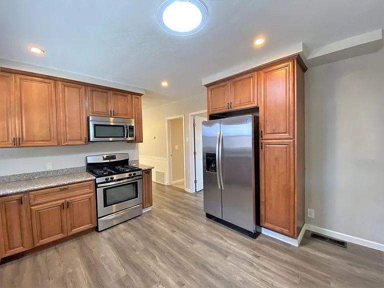 245 Chiquita Ave — Photo 6