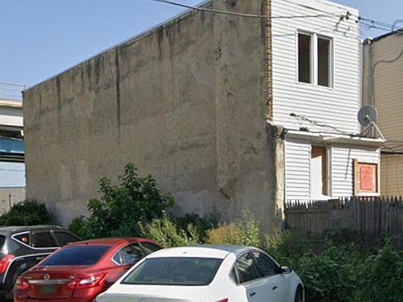3rd image of 3745 Kensington Ave