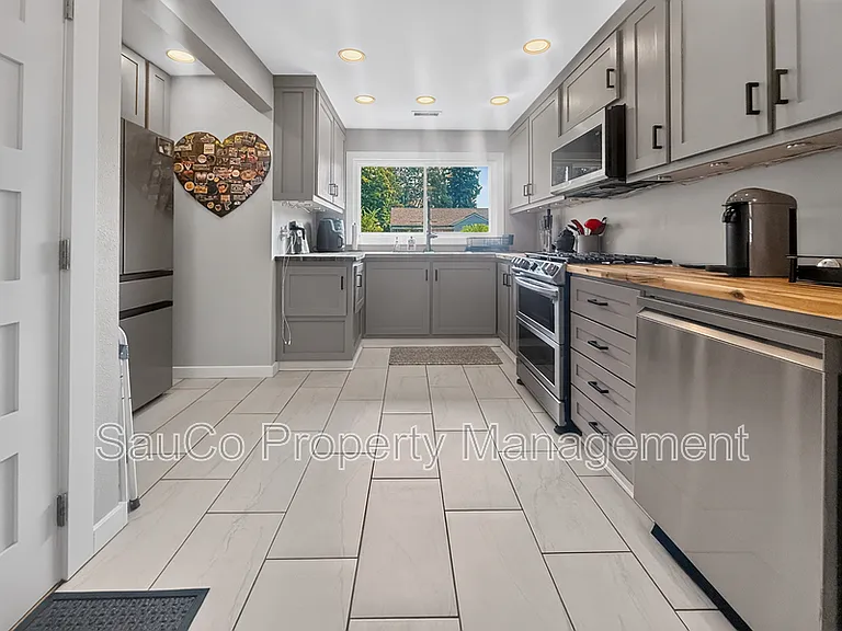 135 Lee St — Photo 7
