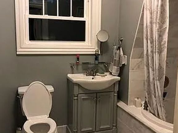 4th image of 106 Walnut St #108