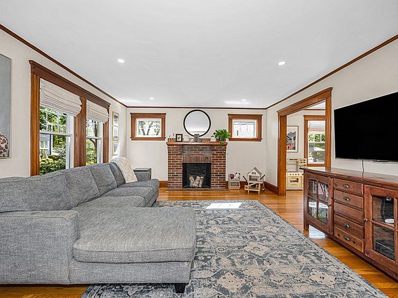 3rd image of 24 Pinevale Ave