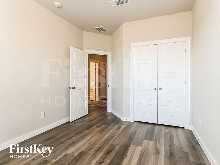 357 N Centro Cir — Photo 16