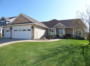 3056 Lake Vista Dr NW, Rochester, MN 55901