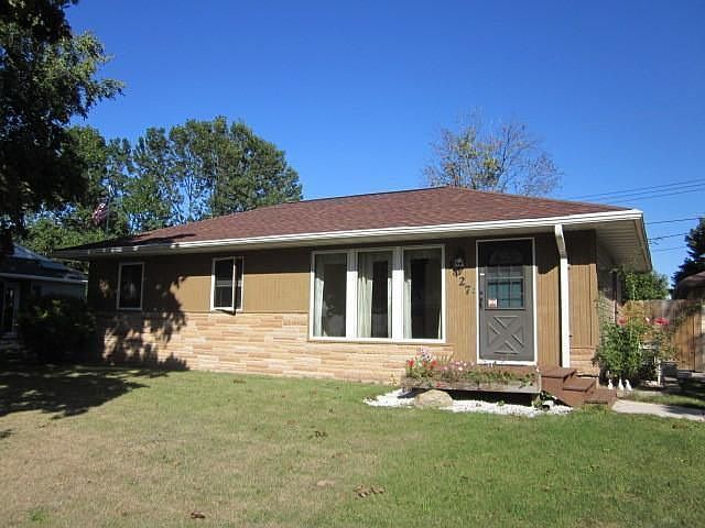 2nd image of 1727 Lilac Dr