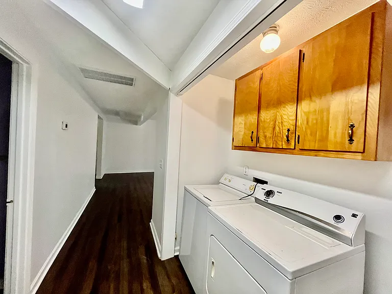 1445 S Walnut St — Photo 12