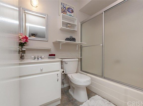 5th image of 18100 Burbank Blvd Unit 21