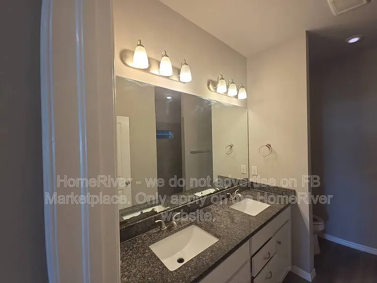 1128 NW 20th Pl — Photo 3