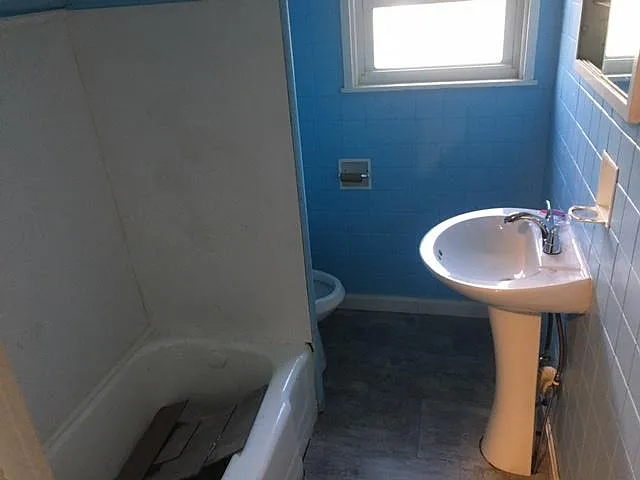 3 bed, 1172 sqft, $2,200 — Photo 2