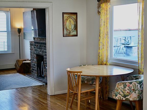 2nd image of 119 Columbia St Floor 2