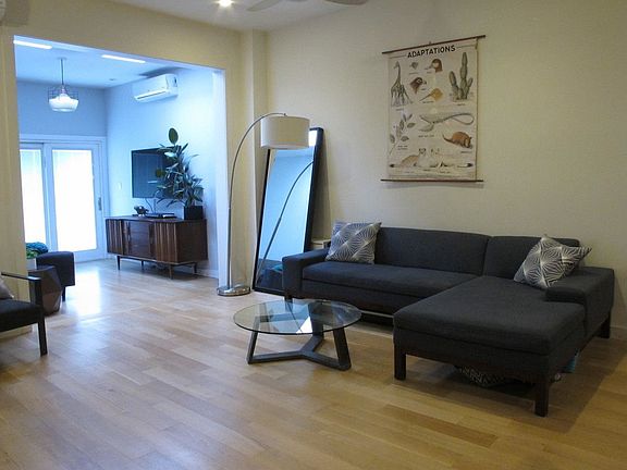 2nd image of 162 Stanhope St #1