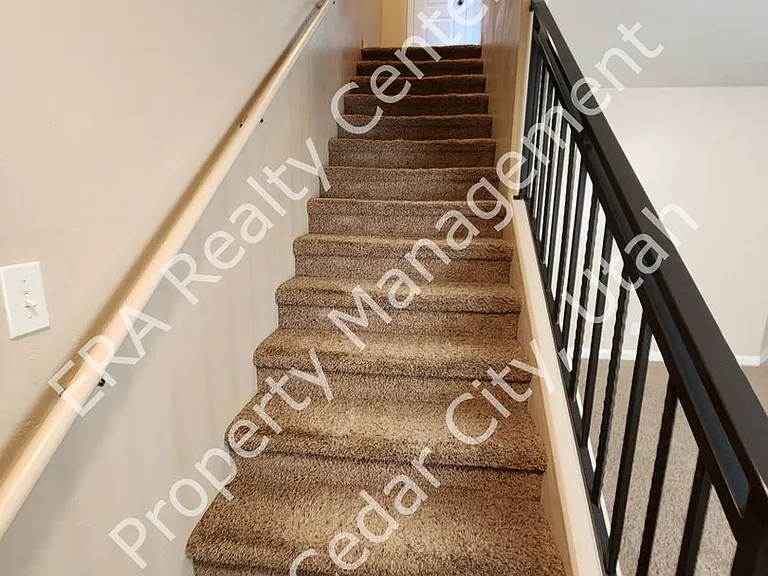 370 W 1425 N #5 — Photo 8